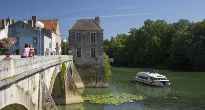 Hausboot im Burgund